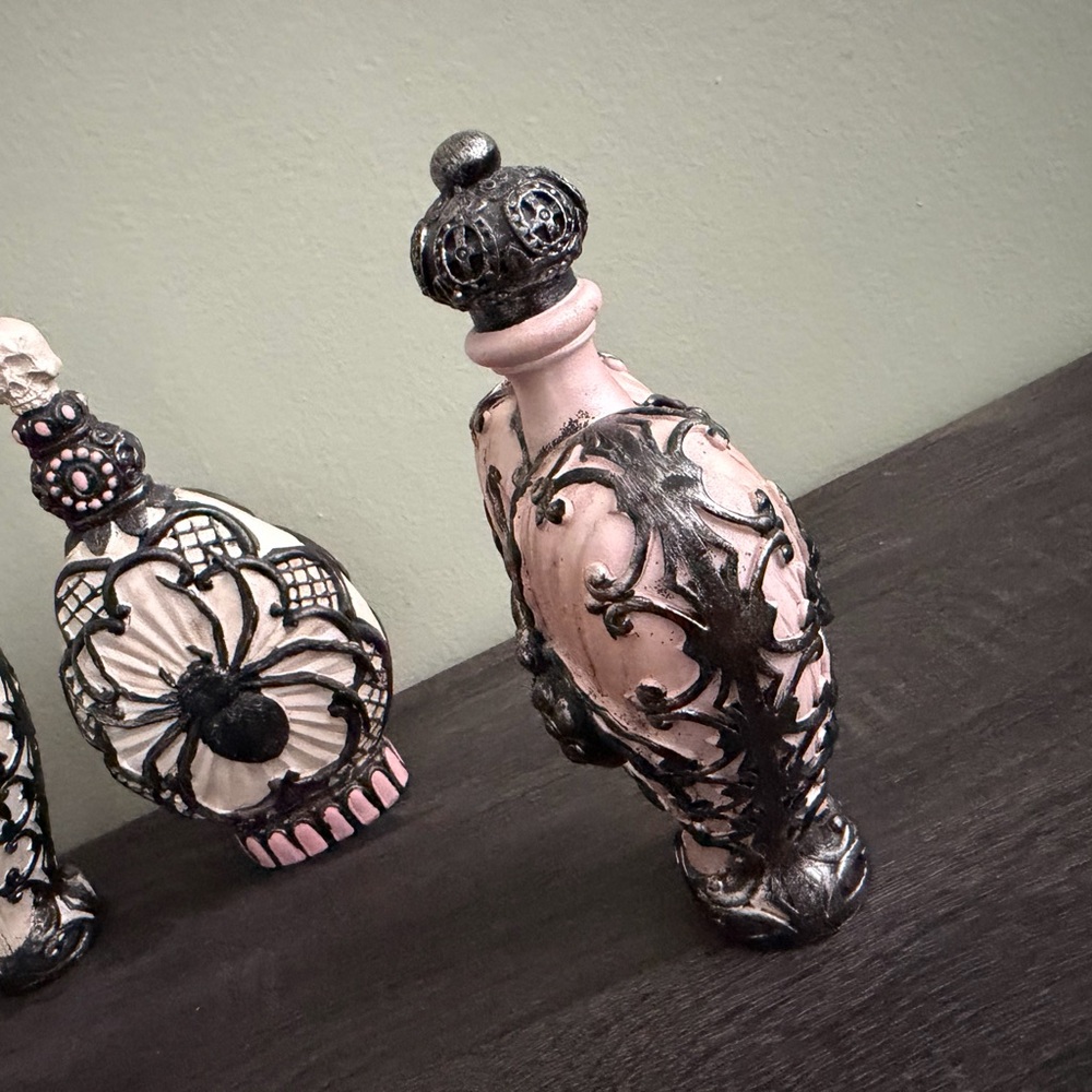 Pink and Black Spider Design Decorative Bottles Halloween Decor 4 pieces - Picture 3 of 5